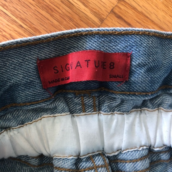 Super high waisted denim shorts - Picture 2 of 3